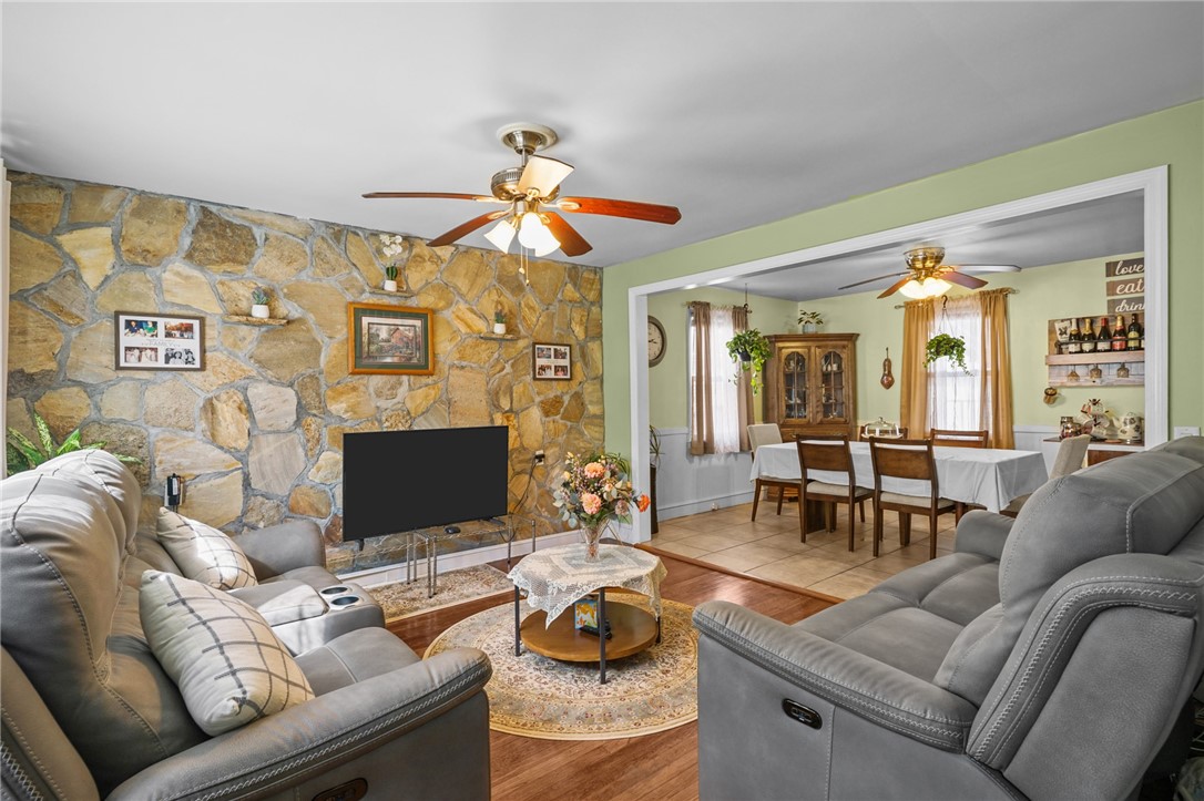 34 Aldrich Avenue Cranston, RI 02920 - Photo 5 of 44 Gallery Image 5