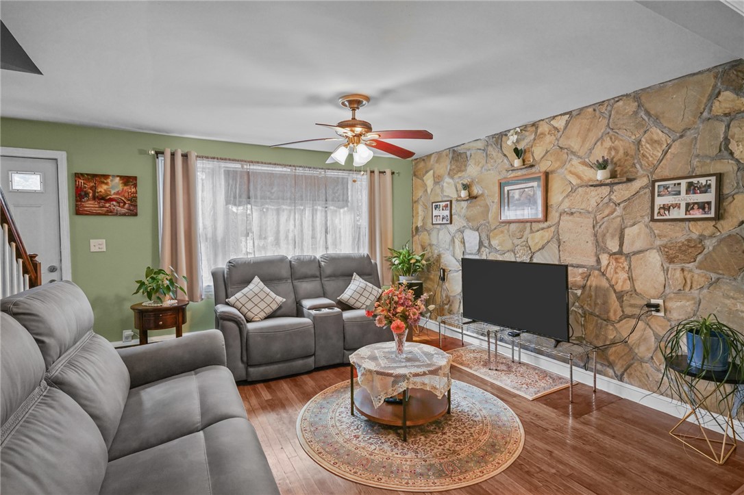 34 Aldrich Avenue Cranston, RI 02920 - Photo 6 of 44 Gallery Image 6