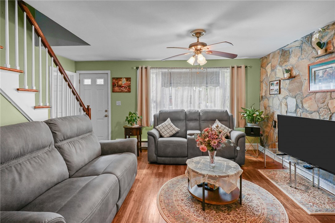 34 Aldrich Avenue Cranston, RI 02920 - Photo 7 of 44 Gallery Image 7