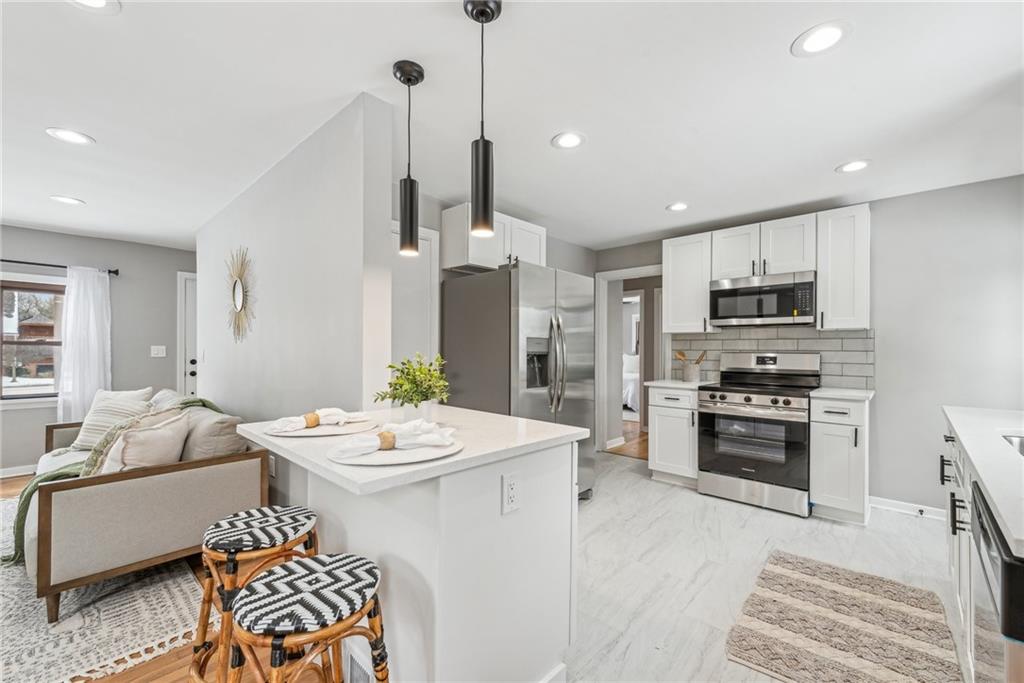 5551 Grubbs Road Gibsonia, PA 15044 - Photo 7 of 23 Gallery Image 7