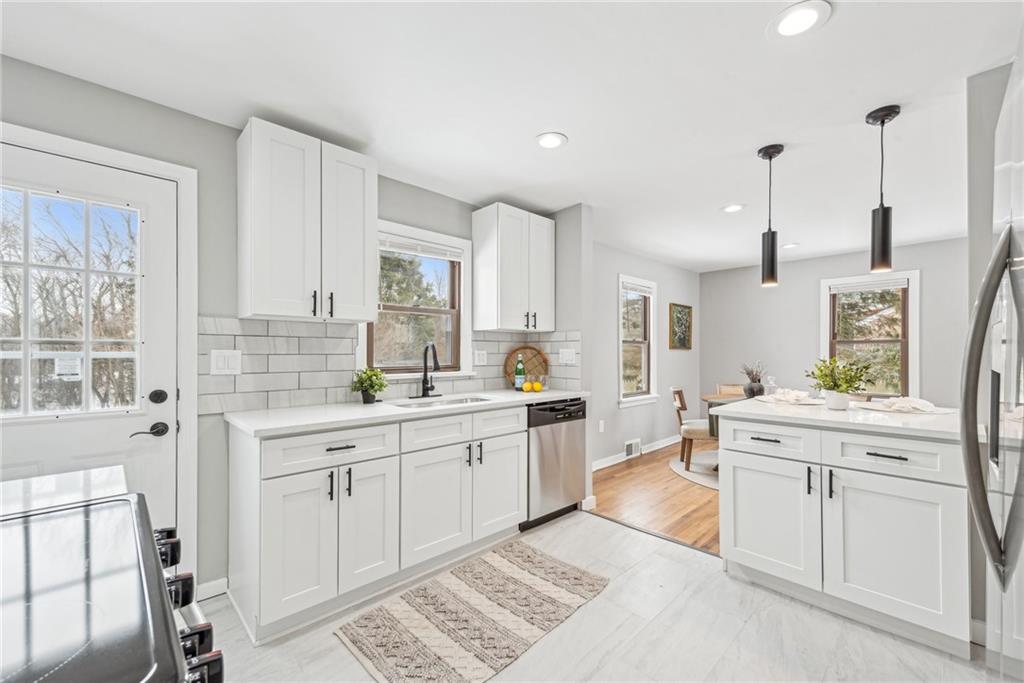 5551 Grubbs Road Gibsonia, PA 15044 - Photo 8 of 23 Gallery Image 8