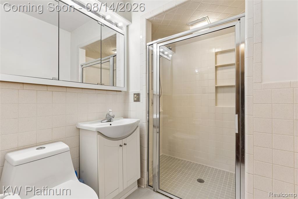 44156 Elizabeth Road Clinton Township, MI 48036 - Photo 7 of 14 Gallery Image 7