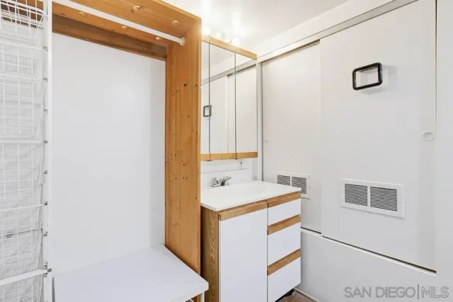 $1,600,000 | 248 Avenida De Los Claveles, Encinitas, CA 92024