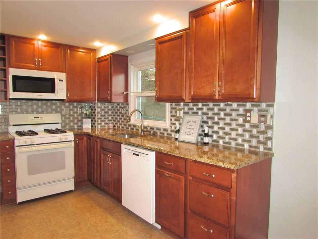 739 Hamil Road Verona, PA 15147 - Photo 8 of 25 Gallery Image 8