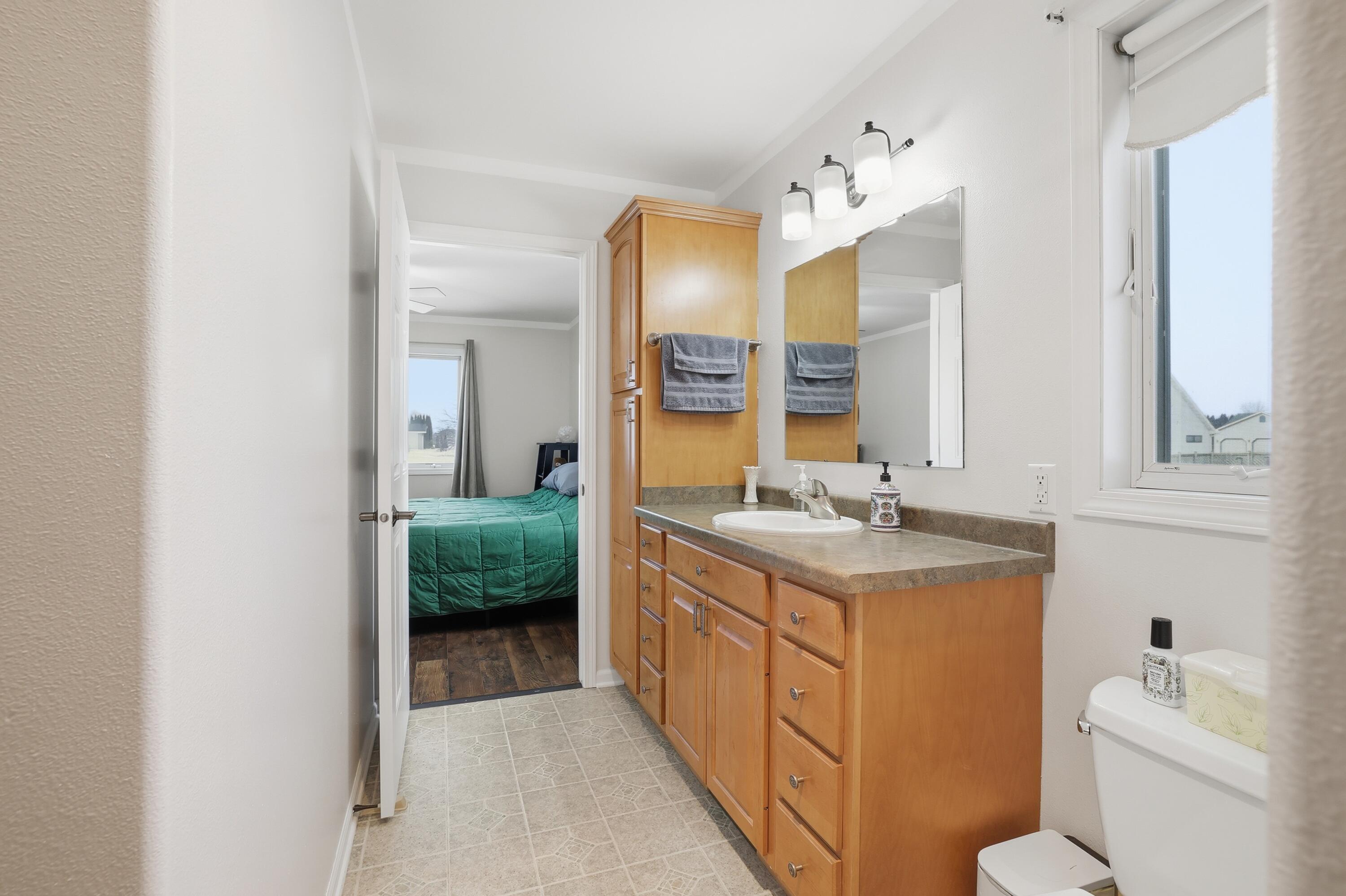 607 South 2nd Street Cedar Grove, WI 53013 - Photo 19 of 48 Master Bath