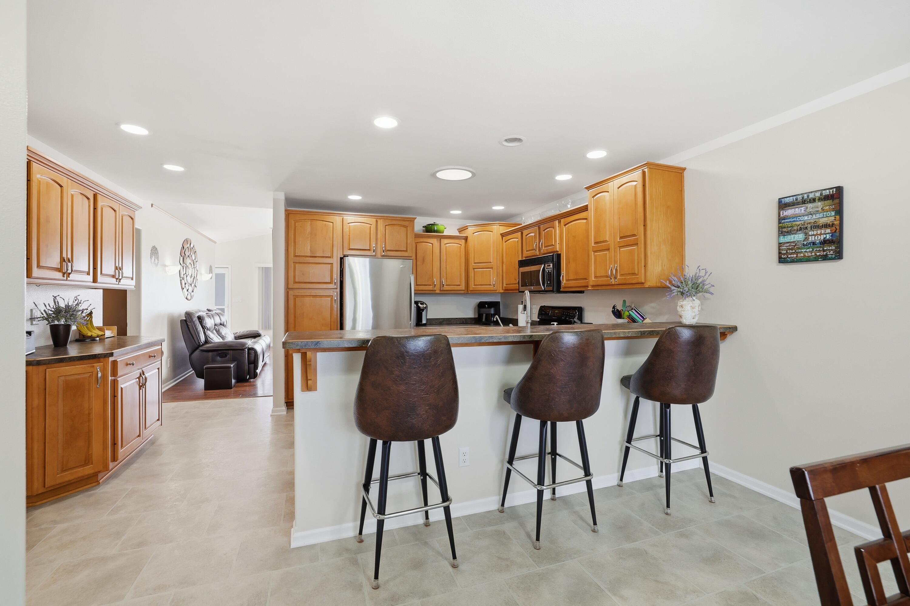 607 South 2nd Street Cedar Grove, WI 53013 - Photo 10 of 48 Counter Seating