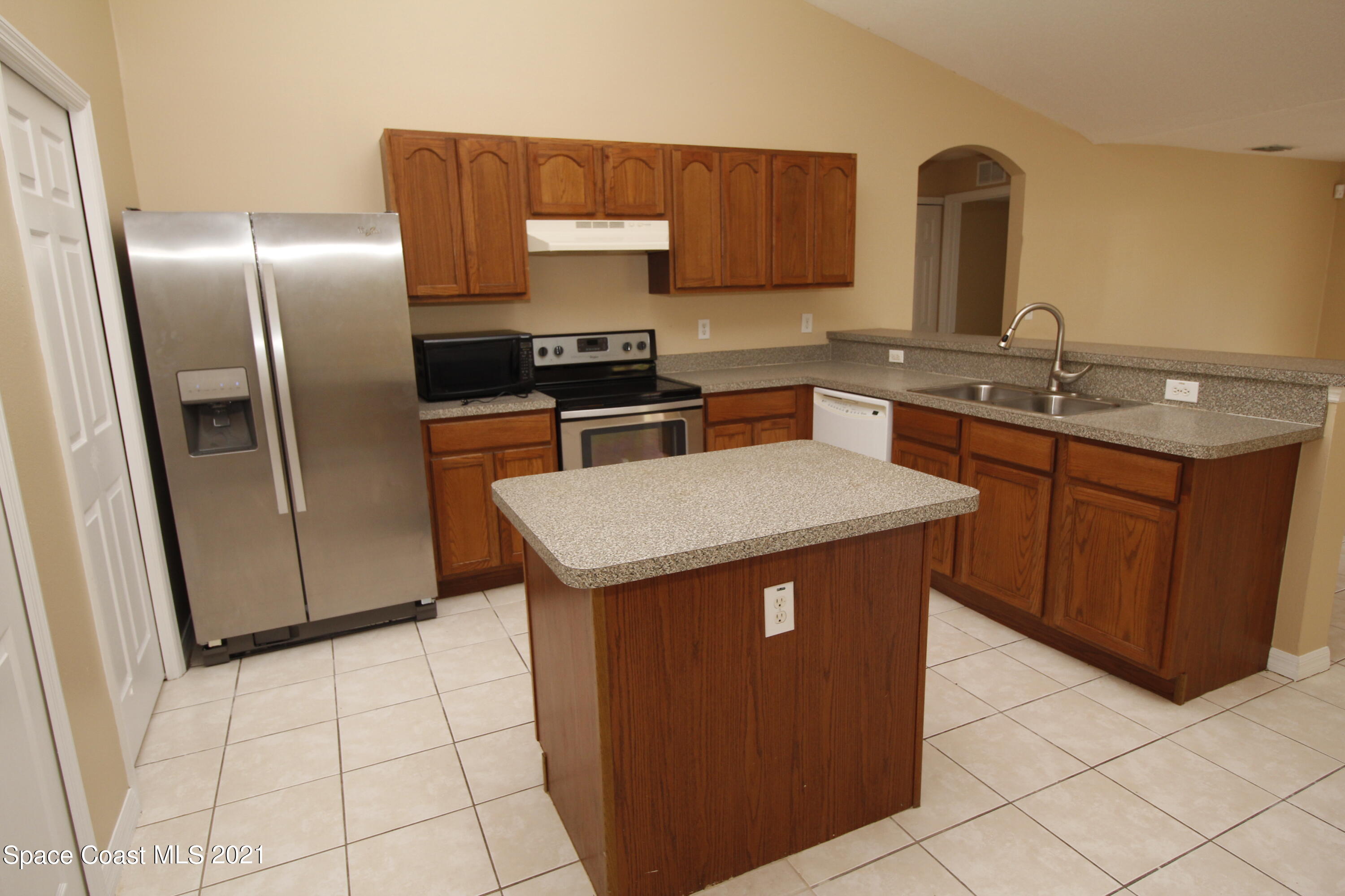 1245 Wakefield Road Southeast Palm Bay, FL 32909 - Photo 4 of 17 _MG_9209