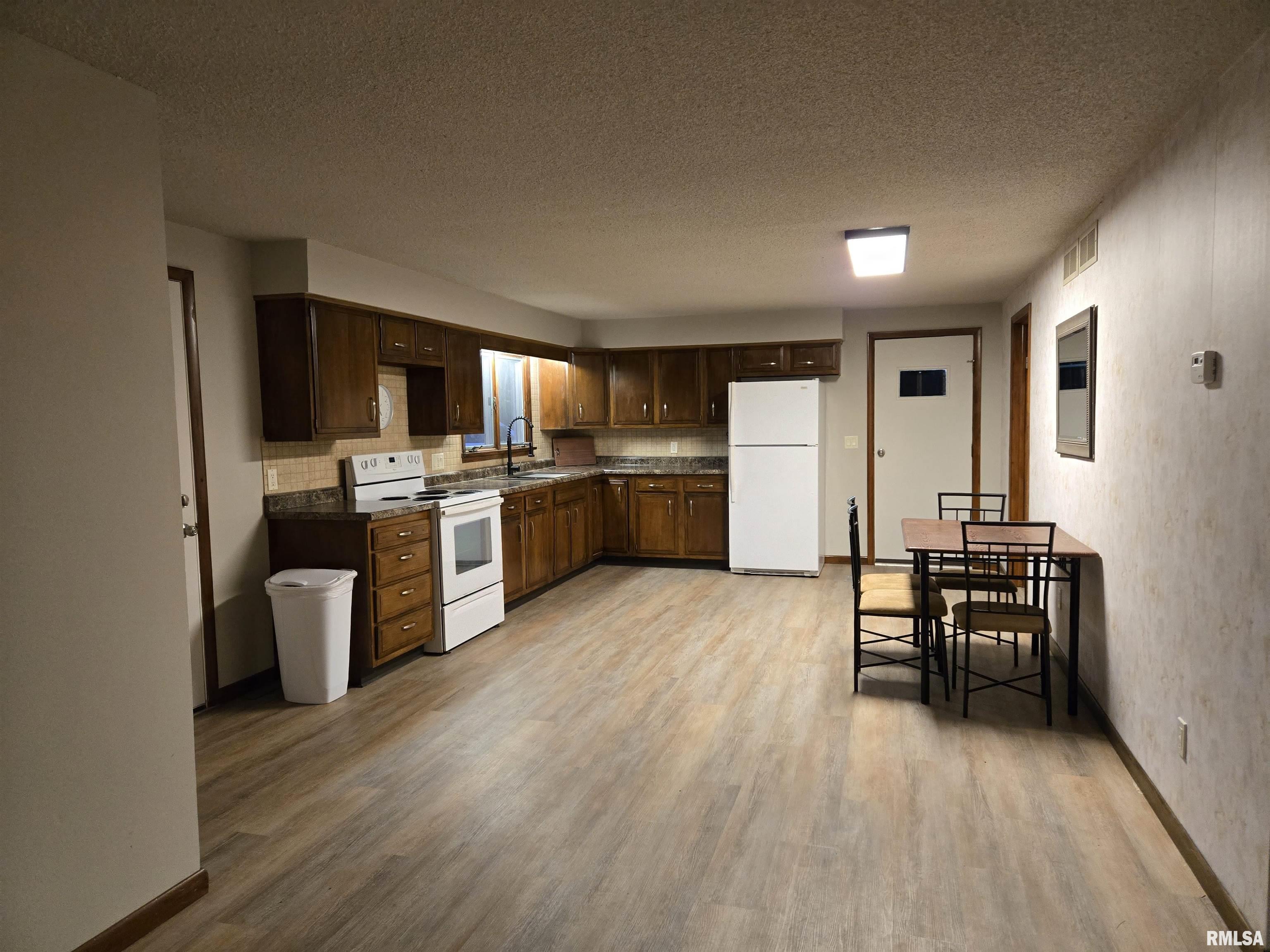 110 Mound Street Blandinsville, IL 61420 - Photo 7 of 23