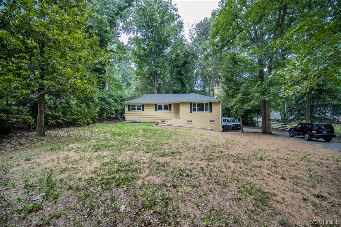 11824 Boyd Road Chester, VA 23831 - Photo 4 of 36 a house view with a outdoor space