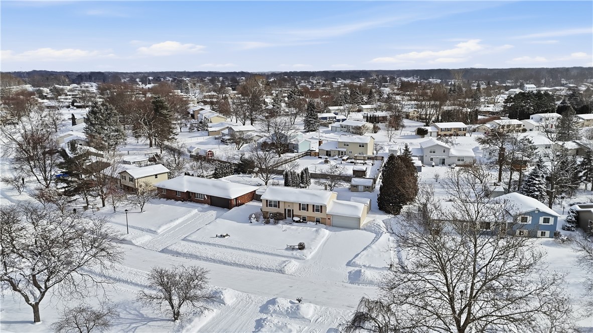 95 Spring Tree Lane Greece, NY 14612 - Photo 8 of 42