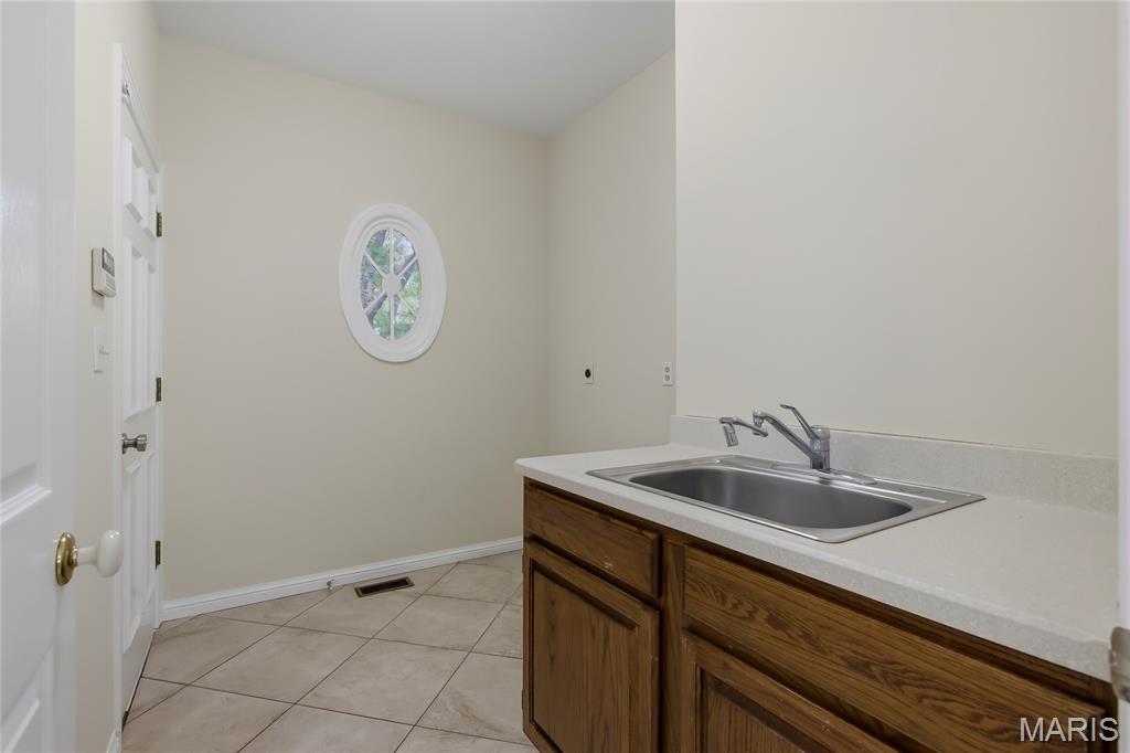 1600 Baxter Forest Ridge Court Chesterfield, MO 63005 - Photo 18 of 38
