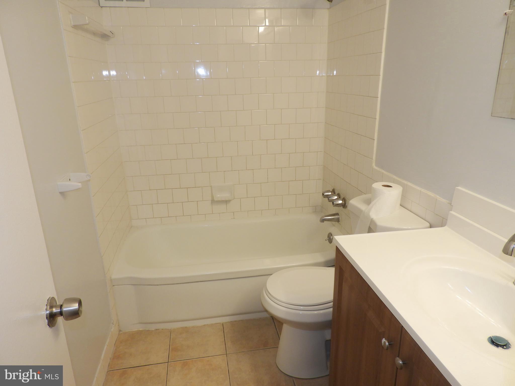 1804 Metzerott Road, Unit 206 Adelphi, MD 20783 - Photo 5 of 24 Gallery Image 5