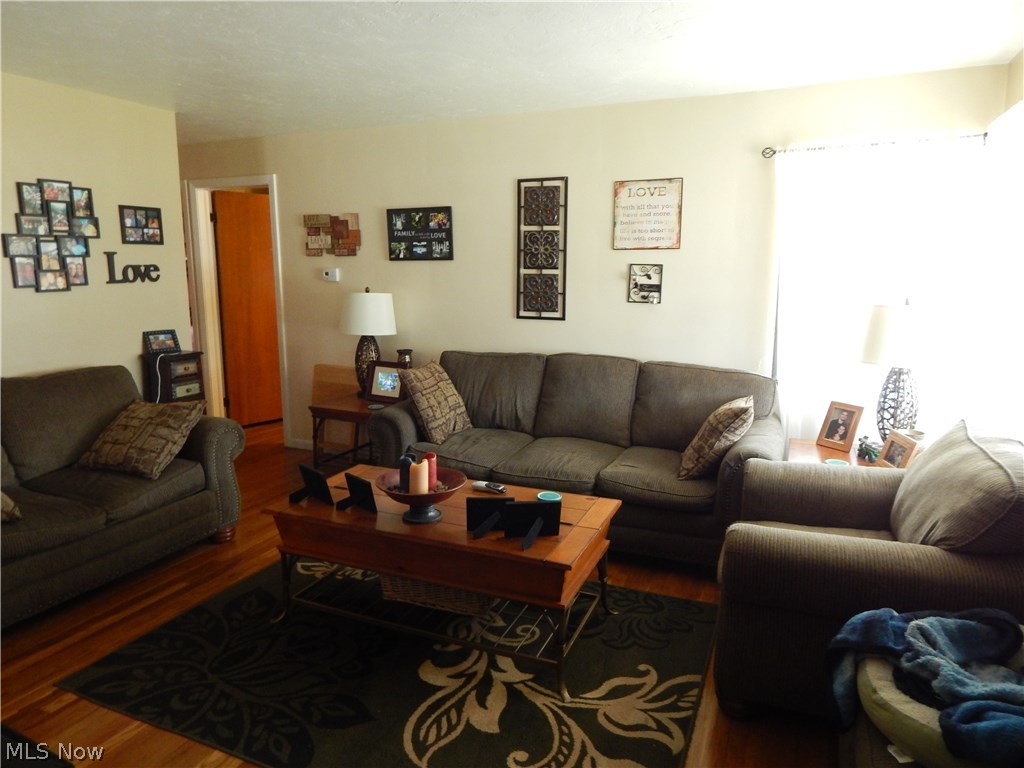 528 Metcalf Road Elyria, OH 44035 - Photo 8 of 13 Gallery Image 8