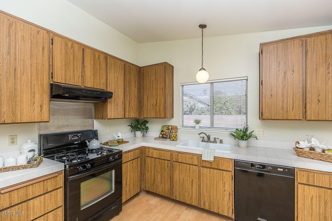 14478 East Rutger Circle Moorpark, CA 93021 - Photo 9 of 25 14478 Rutgers-10