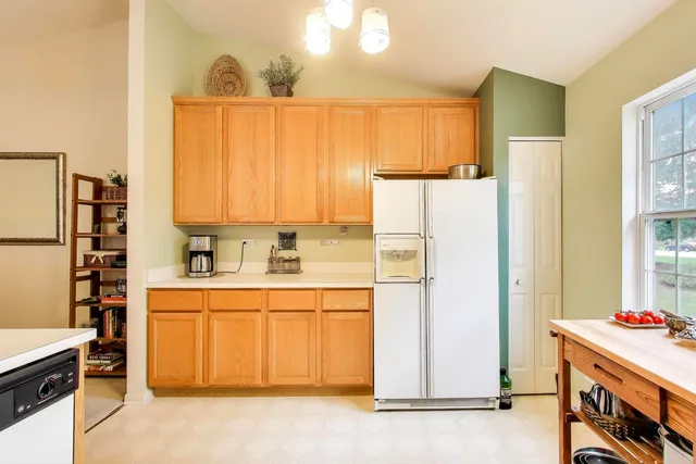 $425,000 | 6648 Weather Hill Drive, Willowbrook, IL 60527