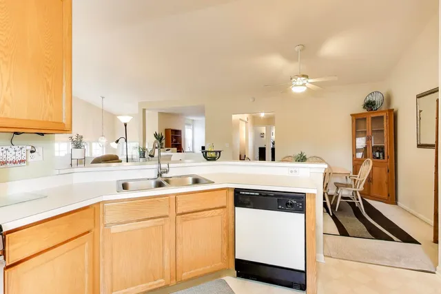 $425,000 | 6648 Weather Hill Drive, Willowbrook, IL 60527