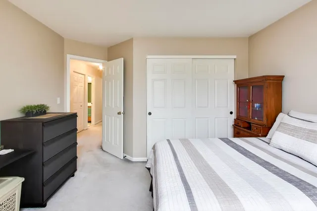 $425,000 | 6648 Weather Hill Drive, Willowbrook, IL 60527