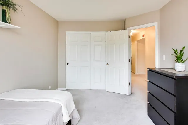 $425,000 | 6648 Weather Hill Drive, Willowbrook, IL 60527