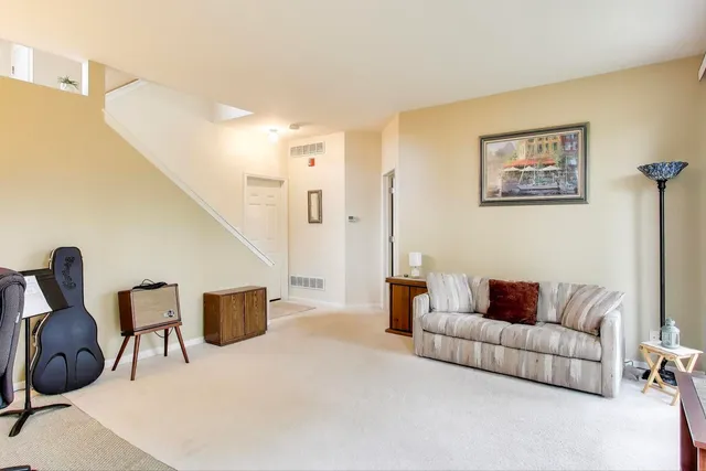 $425,000 | 6648 Weather Hill Drive, Willowbrook, IL 60527