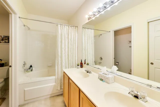 $425,000 | 6648 Weather Hill Drive, Willowbrook, IL 60527