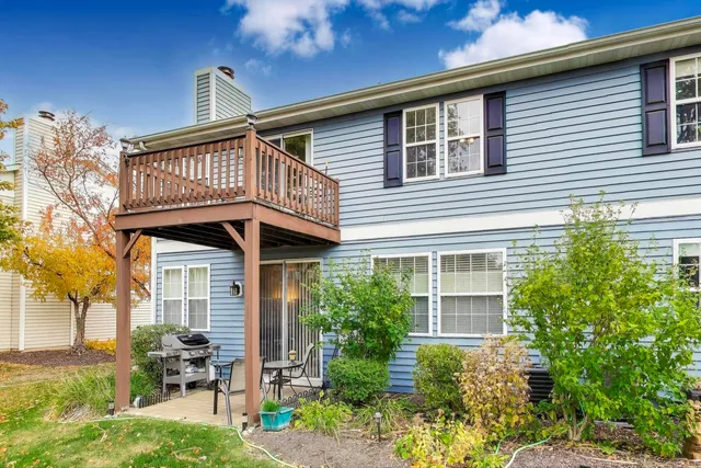 $425,000 | 6648 Weather Hill Drive, Willowbrook, IL 60527