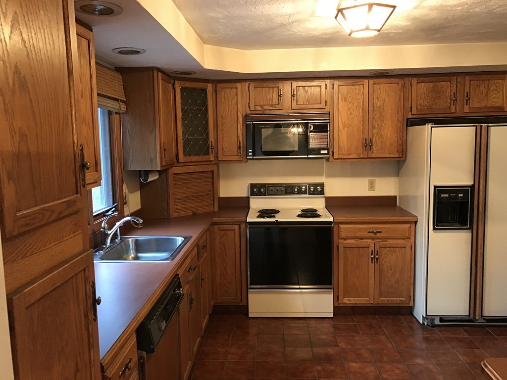 78 Cromesett Road Wareham, MA 02571 - Photo 2 of 14 Gallery Image 2
