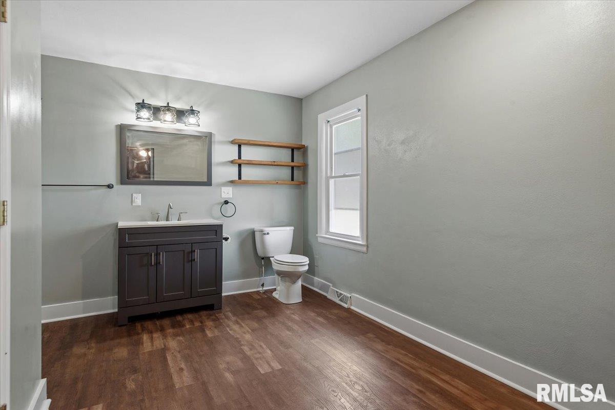 806 9th Street Pawnee, IL 62558 - Photo 17 of 36
