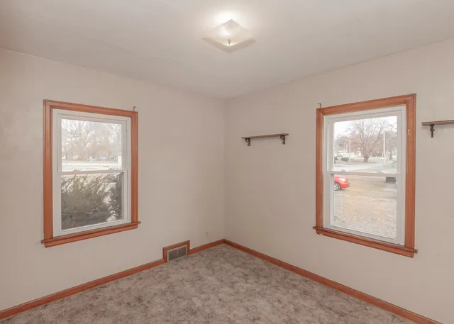 $69,900 | 924 29th Avenue, Rock Island, IL 61201