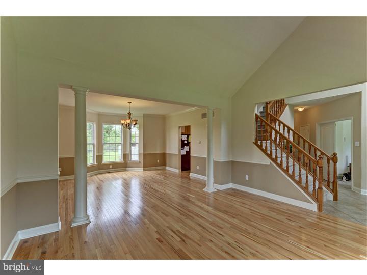 174 Rainey Road Woolwich Township, NJ 08085 - Photo 7 of 25 Living Room