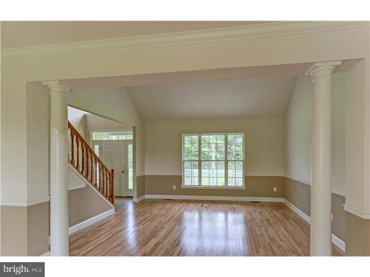 174 Rainey Road Woolwich Township, NJ 08085 - Photo 8 of 25 Living Room