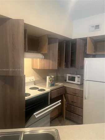 $1,800 | 565 Vista Isles Drive, Unit 2024, Sunrise, FL 33325