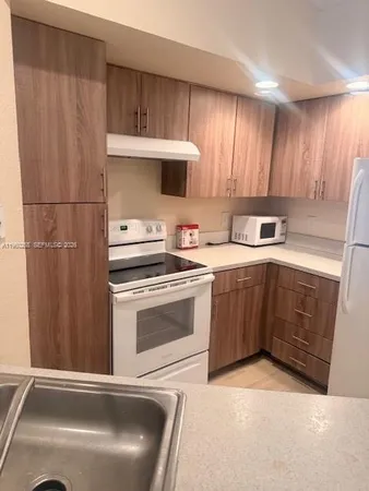 $1,800 | 565 Vista Isles Drive, Unit 2024, Sunrise, FL 33325