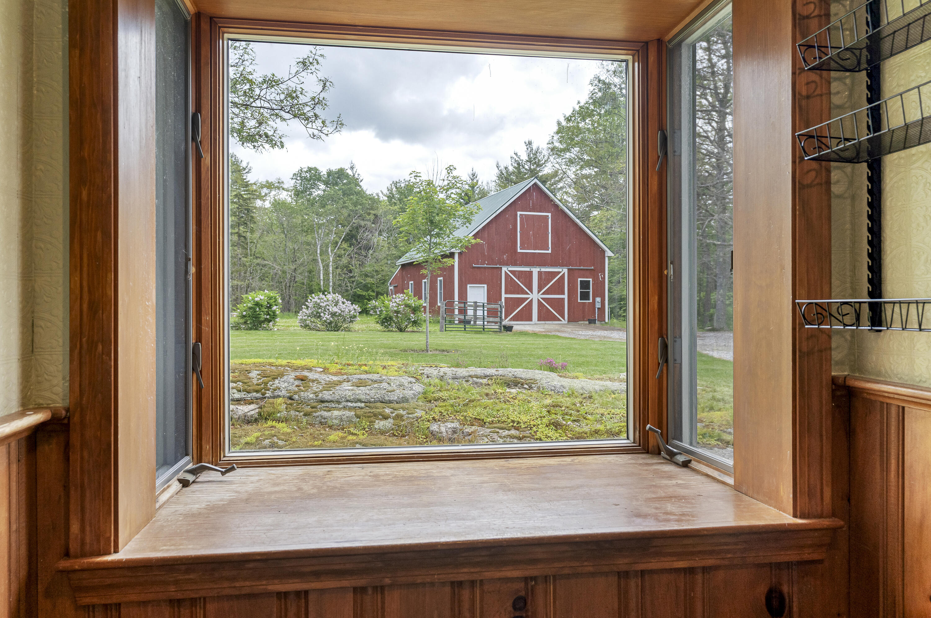 936 Highway 129 Walpole, ME 04573 - Photo 15 of 50 Kitchn nook 936 ME-129 Walpole, ME-33