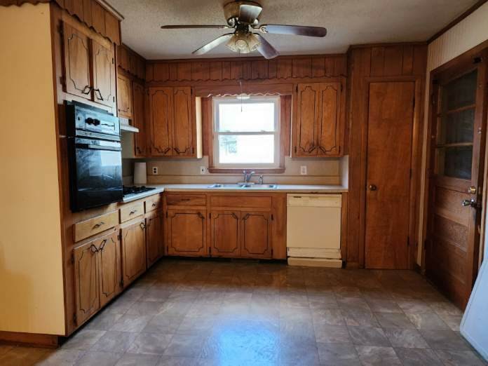 130 Monument Road Summertown, TN 38483 - Photo 5 of 22 Gallery Image 5