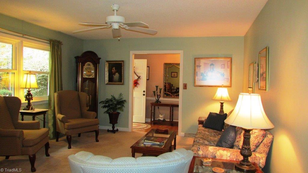 3313 Midkiff Road Winston-Salem, NC 27106 - Photo 12 of 30 Living room