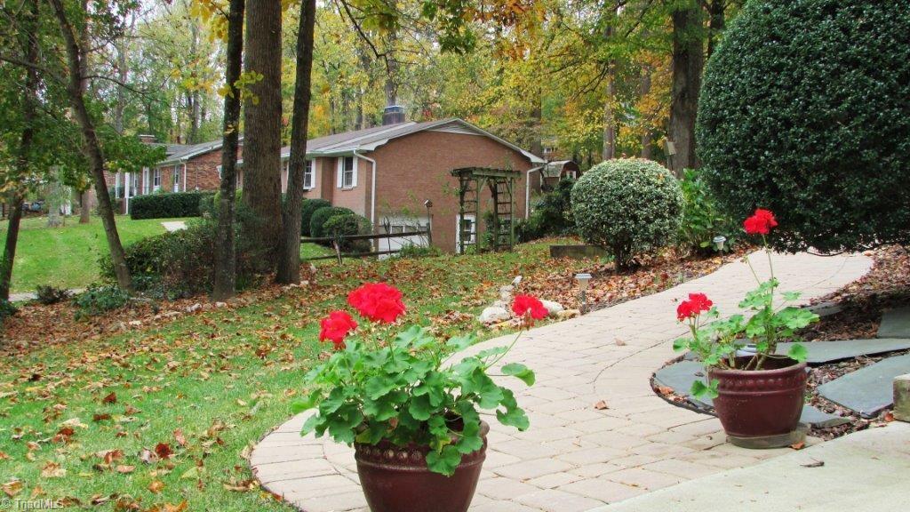 3313 Midkiff Road Winston-Salem, NC 27106 - Photo 28 of 30 Walkway from drive to back