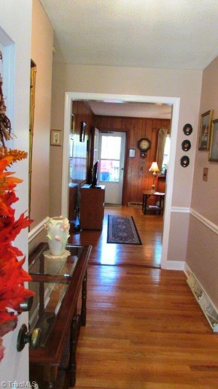 3313 Midkiff Road Winston-Salem, NC 27106 - Photo 4 of 30 Foyer to Family room