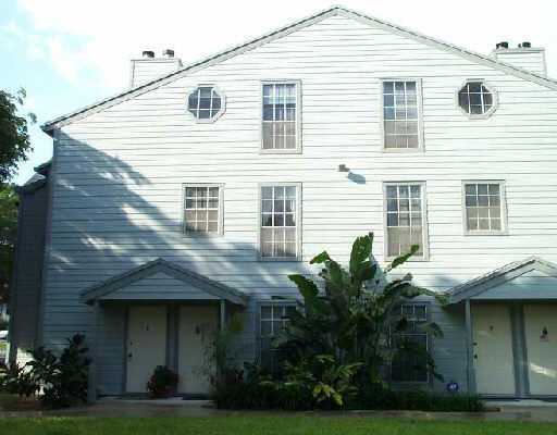 5079 Heatherhill Lane, Unit 8 Boca Raton, FL 33486 - Photo 1 of 3 Primary Photo