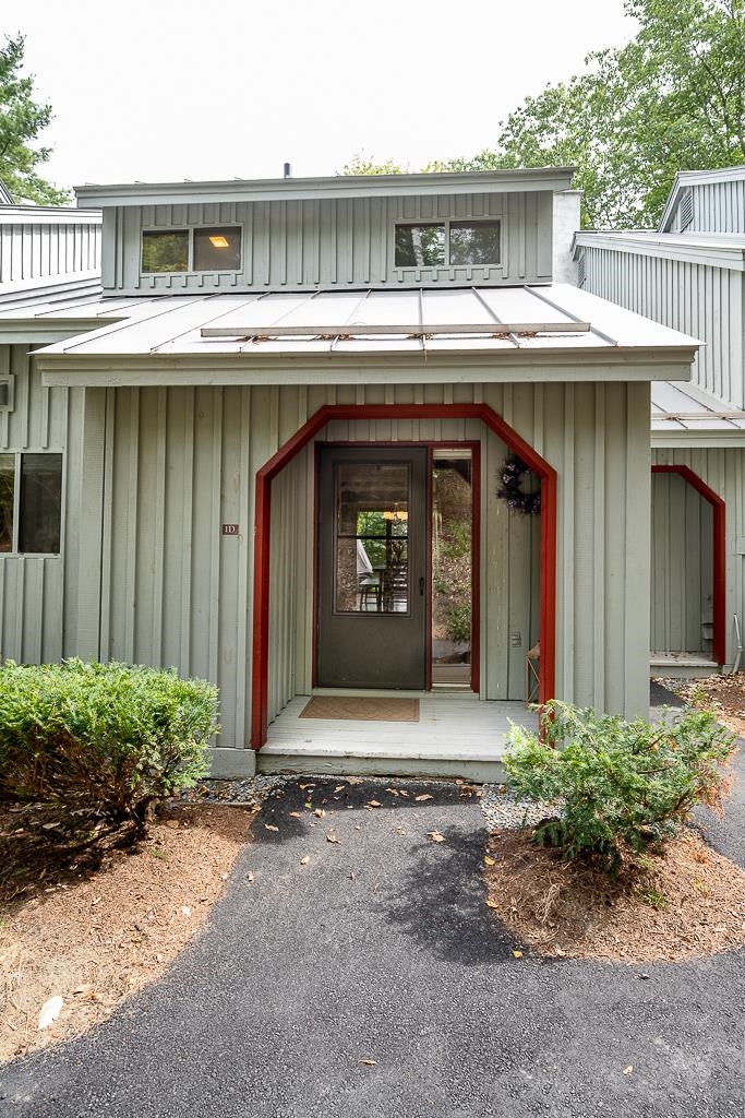 860 Murphys Road, Unit 1D Hartford, VT 05059 - Photo 2 of 38