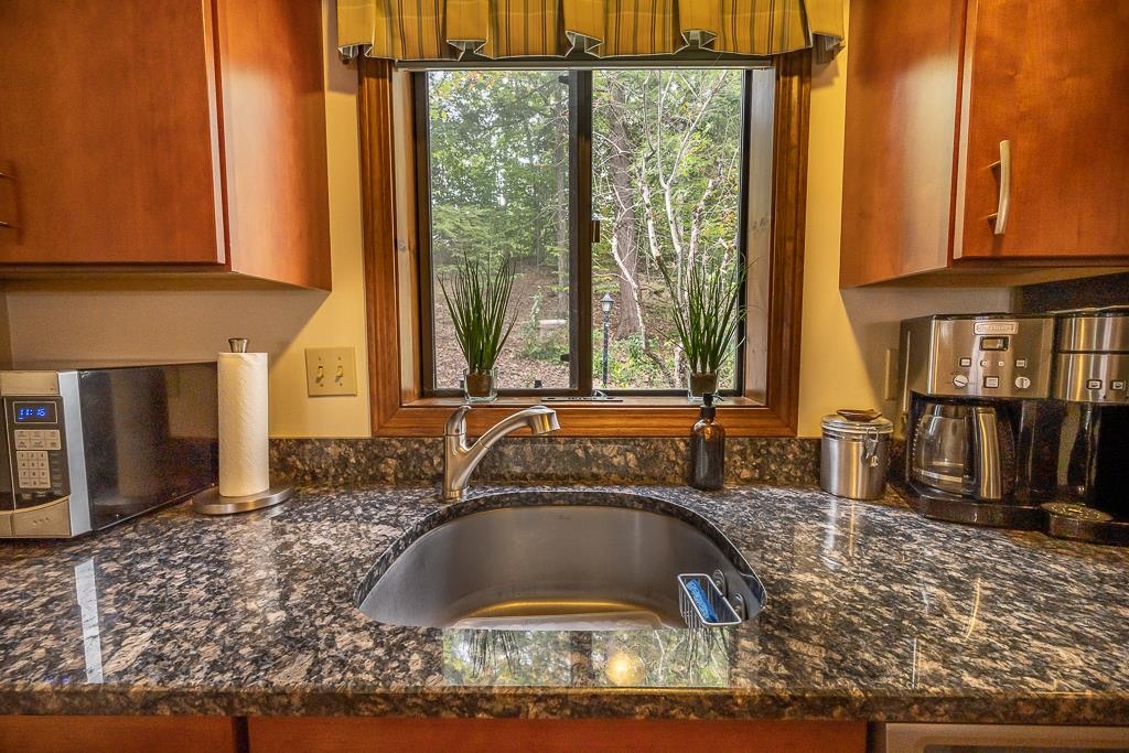 860 Murphys Road, Unit 1D Hartford, VT 05059 - Photo 37 of 38