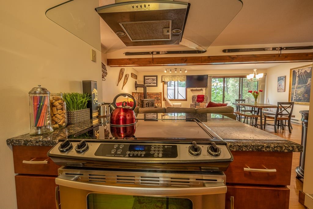 860 Murphys Road, Unit 1D Hartford, VT 05059 - Photo 9 of 38