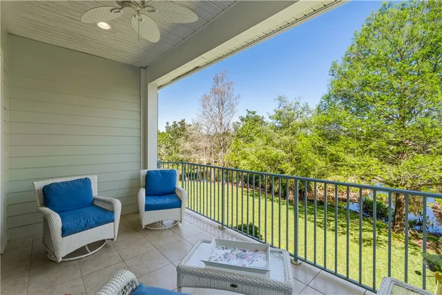 $369,900 | 2340 Water Oaks Lane, Unit 223, Vero Beach, FL 32962