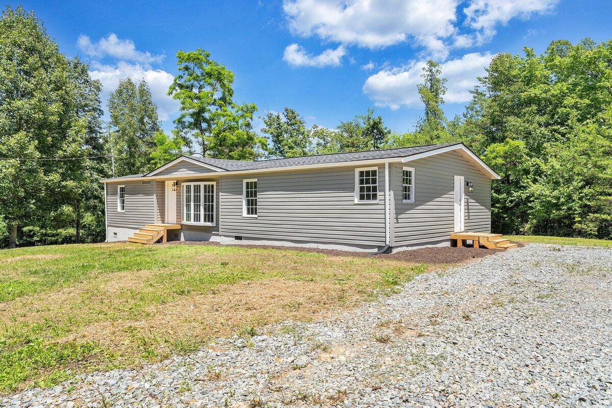 94 Bryants Lake Road Bassett, VA 24055 - Photo 2 of 46 MIB02259 (1)