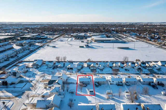 $359,000 | 921 Homestead Court, West Fargo, ND 58078