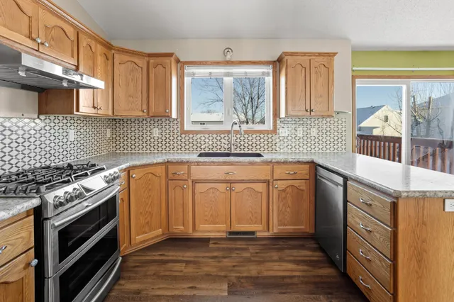 $359,000 | 921 Homestead Court, West Fargo, ND 58078