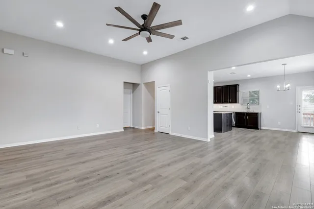 $1,950 | 9010 Moccasin Lake, San Antonio, TX 78245