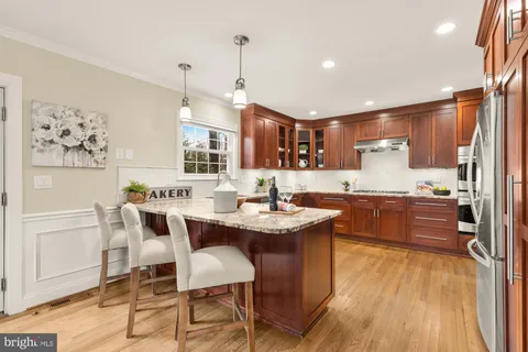 $1,075,000 | 9836 Belhaven Road, Bethesda, MD 20817
