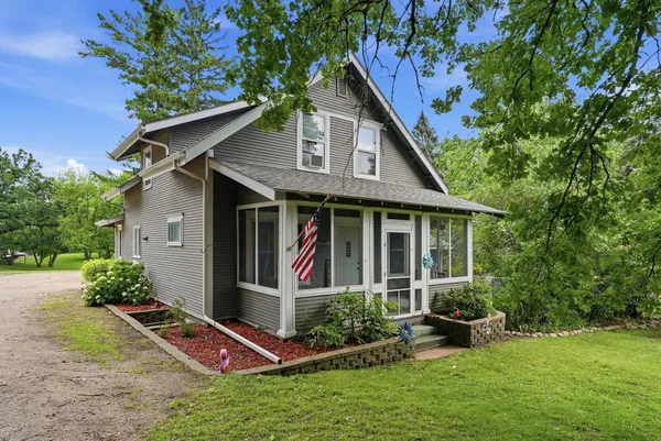 $330,000 | 219 Main Street North, New London, MN 56273