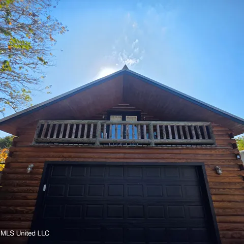 $1,550 | 1815 Nicholson Avenue, Unit UPPER LOFT, Waveland, MS 39576