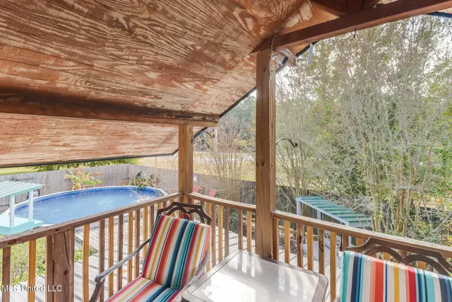 $1,550 | 1815 Nicholson Avenue, Unit UPPER LOFT, Waveland, MS 39576